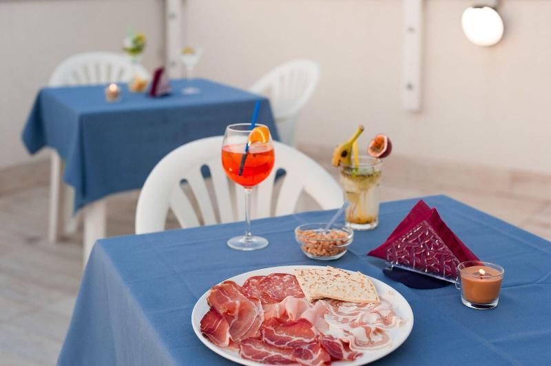 Regina Hotel E Ristorante Punta Marina Ngoại thất bức ảnh