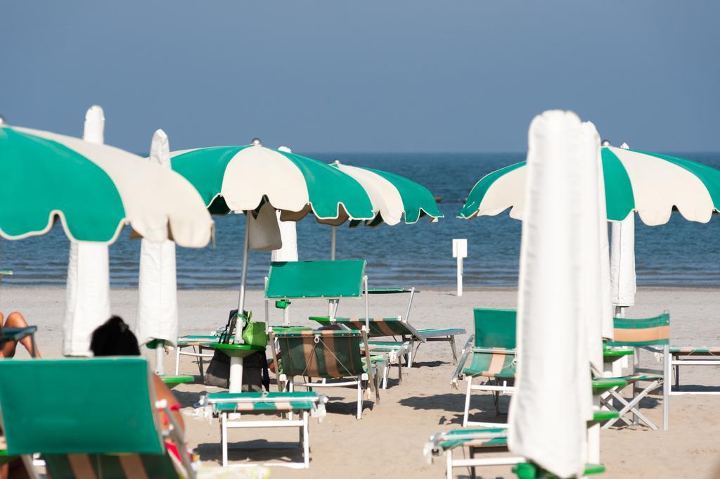 Regina Hotel E Ristorante Punta Marina Ngoại thất bức ảnh