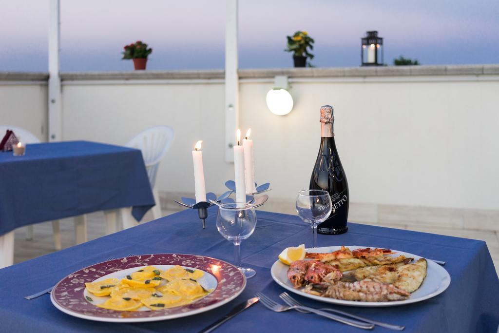 Regina Hotel E Ristorante Punta Marina Ngoại thất bức ảnh