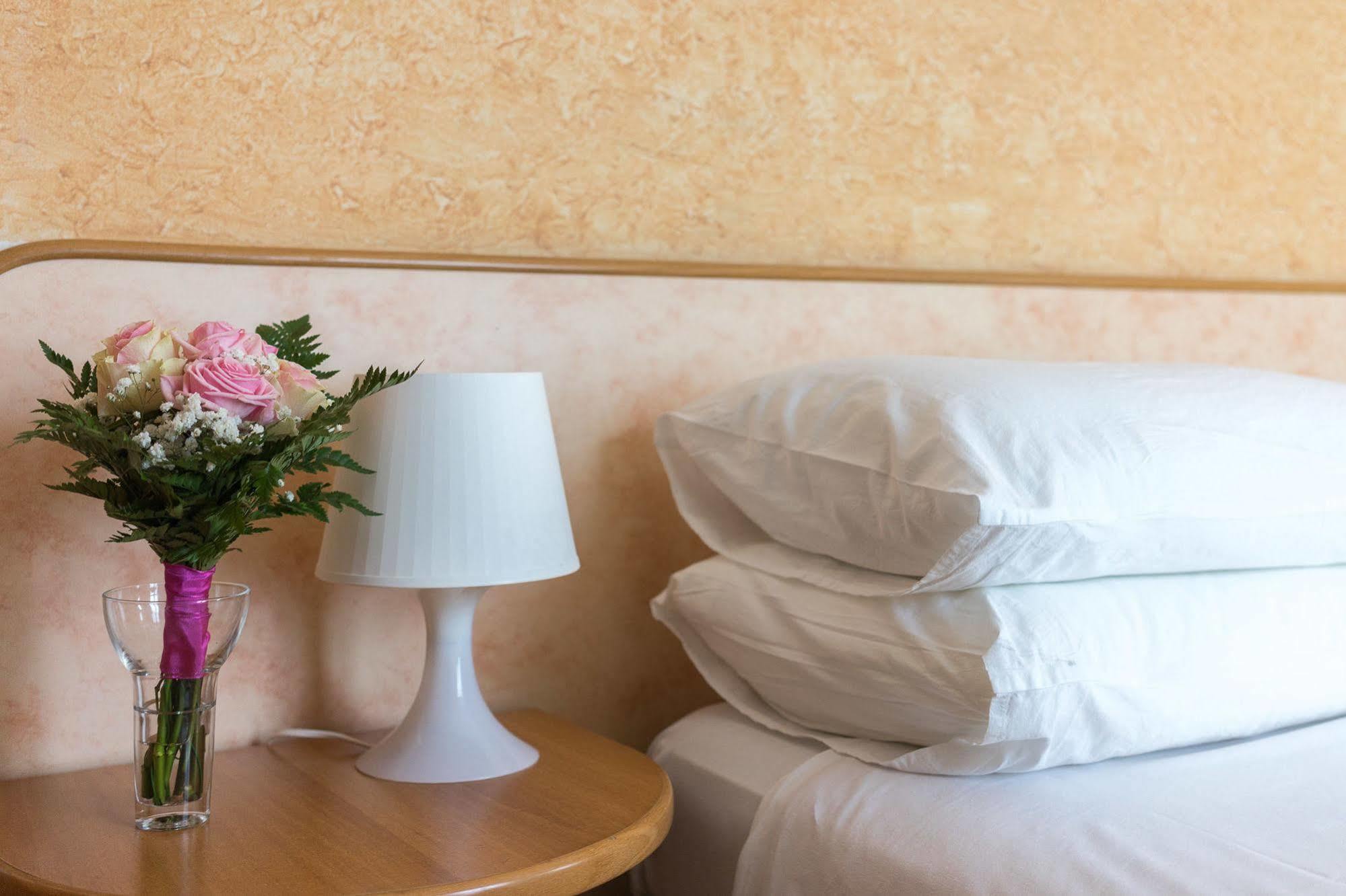 Regina Hotel E Ristorante Punta Marina Ngoại thất bức ảnh